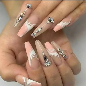 Press on nails